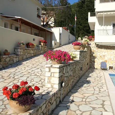 Hotel Geni Garden Yénion