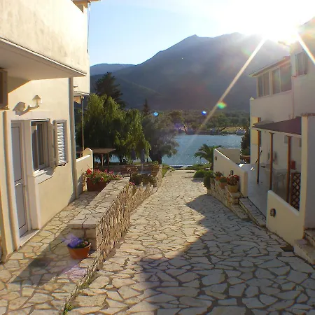 Geni Garden * Geni (Lefkada)